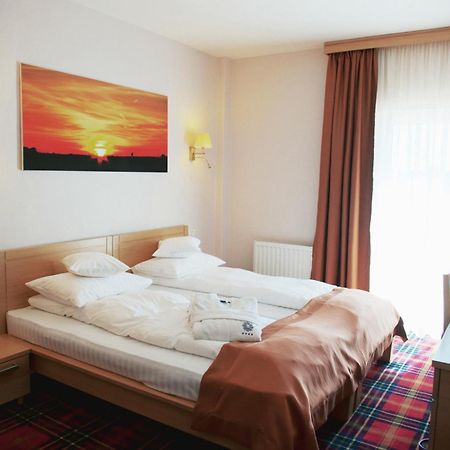 Hotel Leon & Spa Arad Exteriör bild