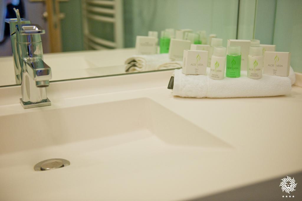 Hotel Leon & Spa Arad Rum bild